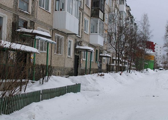 Жители улицы Комсомольская, 9: “У дома появился хозяин. Двор чистят, трубы меняют”